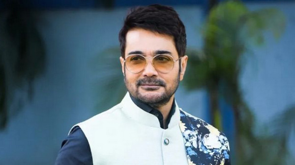 ভালোবেসে চলে যেতে চায় প্রসেনজিৎ