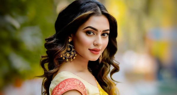 ভাত খেতে পারেন না দুই বাংলার জনপ্রিয় নায়িকা নুসরাত ফারিয়া