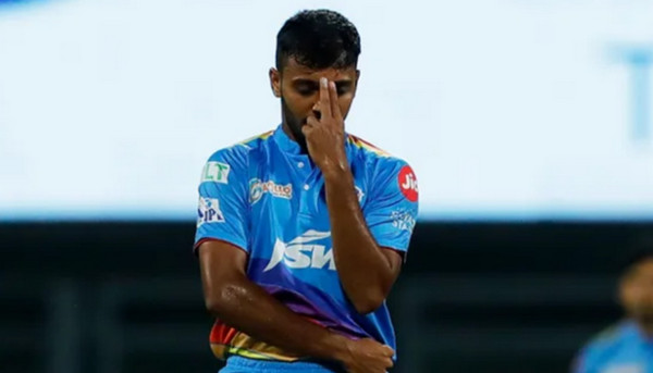 ফিঞ্চকে আউট করেই যার কথা মনে পড়েছিল, জানালেন বোলার সাকারিয়া