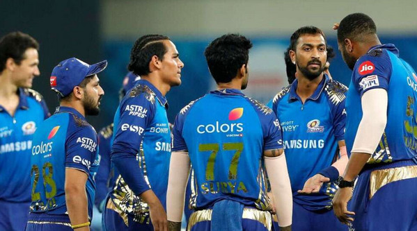 শেষ ওভারে শেষ হাসি হাসলো মুম্বাই ইন্ডিয়ানস