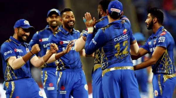 দুর্দান্ত শেষ ওভারে টেবিল টপার গুজরাটকে হতভম্ব করে মুম্বাইয়ের দাপুটে জয়