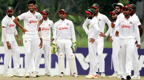 প্রথম দিনে টাইগার বোলারদের দুর্দান্ত বোলিং কৃতি