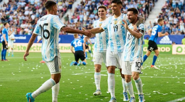 টানা ৩৩ ম্যাচ অপরাজিত আর্জেন্টিনা, শেষ ম্যাচে মেসির হ্যাটট্রিক