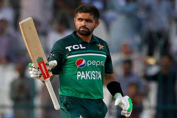 ক্রমশই শীর্ষে উঠছেন, এবার টেস্টেও শীর্ষে উঠতে চান এই পাকিস্তান অধিনায়ক