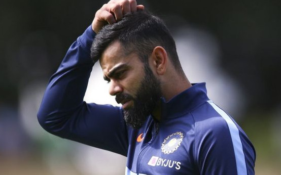 ৬ বছর পর ক্যারিয়ারের শেষ দিকে হাঁটছেন কোহলি