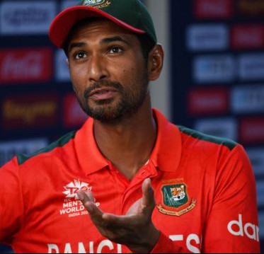 অবাক কান্ড: এত কিছুর পরেও বোলারদের প্রতি দৃঢ় আস্থা অধিনায়কের