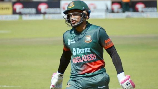 ব্যাটিং বিপর্যয়য়ে বাংলাদেশ, দেখুন সর্বশেষ স্কোর