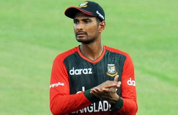 বিশ্বকাপে বাংলাদেশ দলে মাহমুদুল্লাহর জায়গা নিয়ে টানাটানি করছেন যে ক্রিকেটার