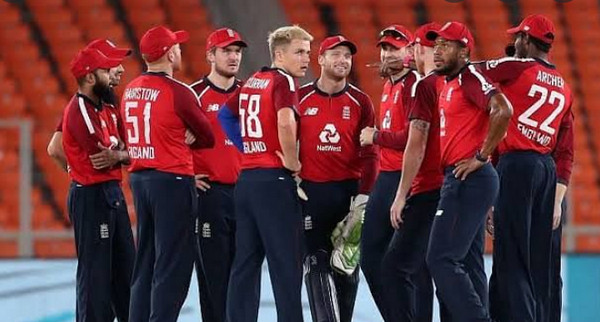 তারকা বোলার হারিয়ে বিশ্ব কাপে বিপদে ইংল্যান্ড