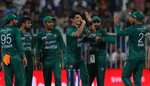 আবারও শেষ ওভারে জিম্বাবুয়ের কাছে পাকিস্তানের লজ্জার হার