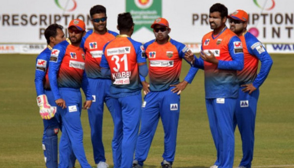 বিপিএল থেকে বিদায় খুলনা, প্লে অফের পথে বরিশাল