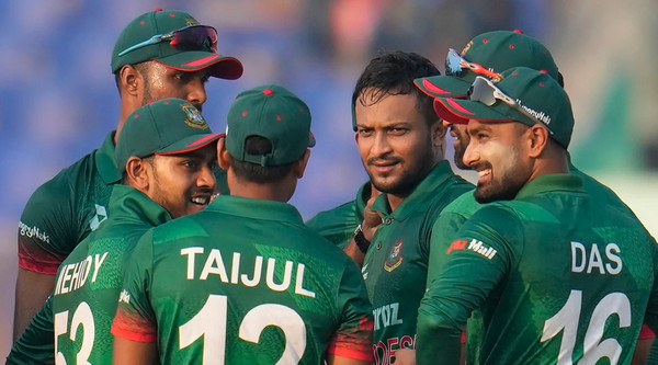 ম্যাচসেরা ও সিরিজ সেরা ক্রিকেটাররের নাম ঘোষণা