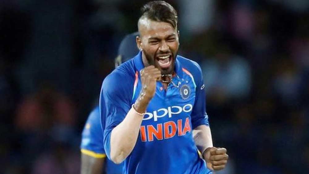সহজ ক্যাচ মিস করায় শুভমানের উপর রেগে যান হার্দিক