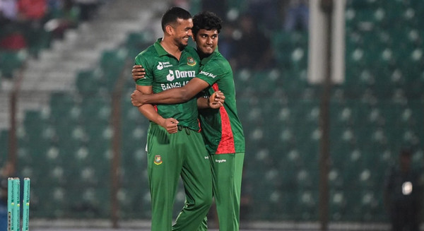 তাসকিনের দুর্দান্ত ৪ উইকেটে বাংলাদেশের বিশাল জয়