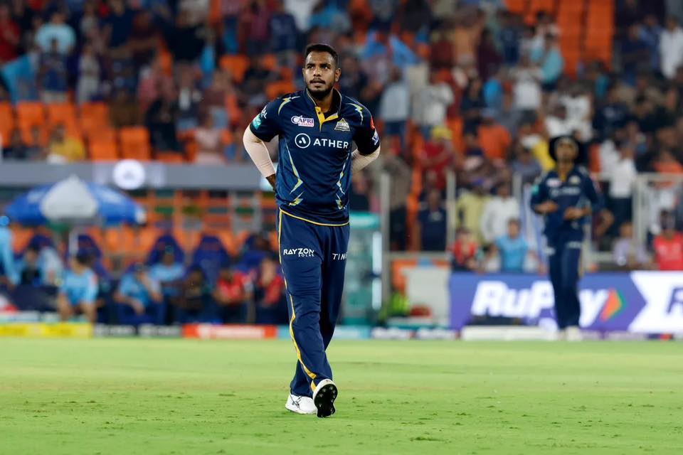 পাঁচ ছক্কা খাওয়া বোলার কলকাতার প্রশংসায় ভাসছেন