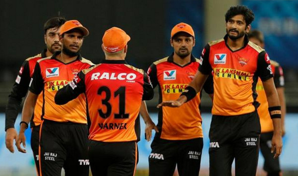 কলকাতার বিপক্ষে শক্তিশালী একাদশ ঘোষণা করলেন হায়দ্রাবাদ