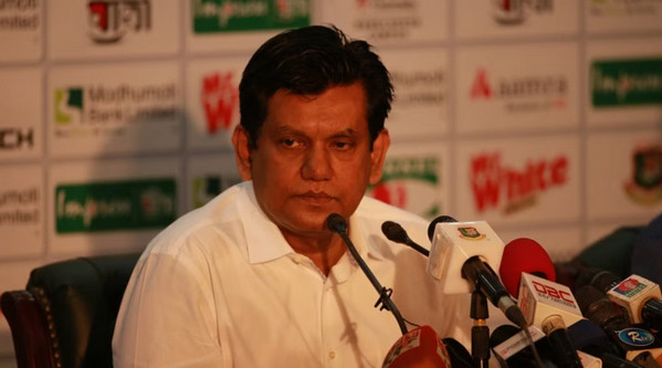 "আমরা অংশগ্রহণকারীদের একজন"