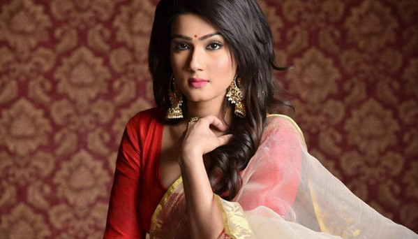 নায়িকা মাহির ২১ মিনিটের ভিডিও ভাইরাল (দেখুন ভিডিও)