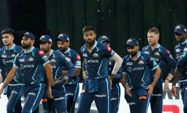 মুম্বাইয়ের বিপক্ষে শক্তিশালী একাদশ ঘোষণা করল গুজরাট