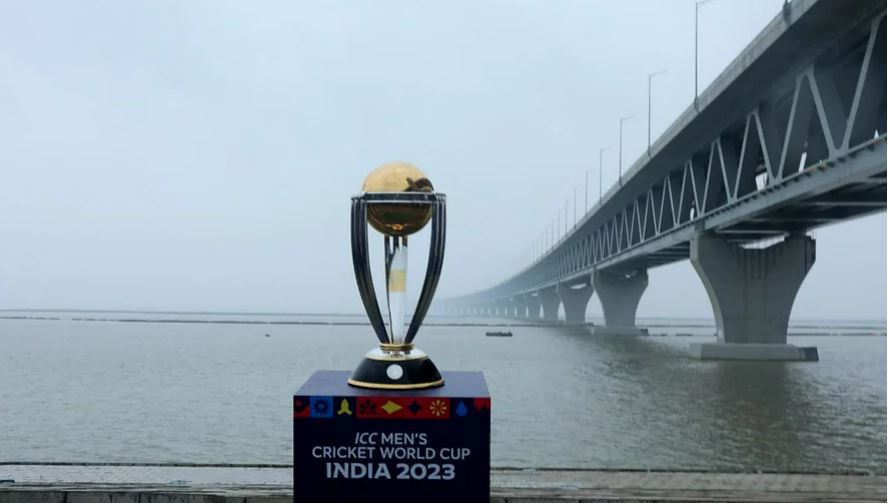 স্বপ্নের পদ্মা সেতুতে বিশ্বকাপ ট্রফি