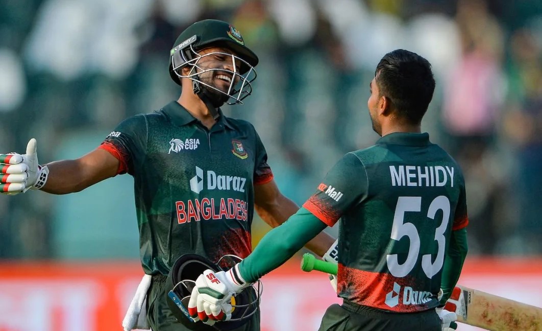 নাগিন ড্যান্সের জবাব দিয়ে সুপারফোরে বাংলাদেশ