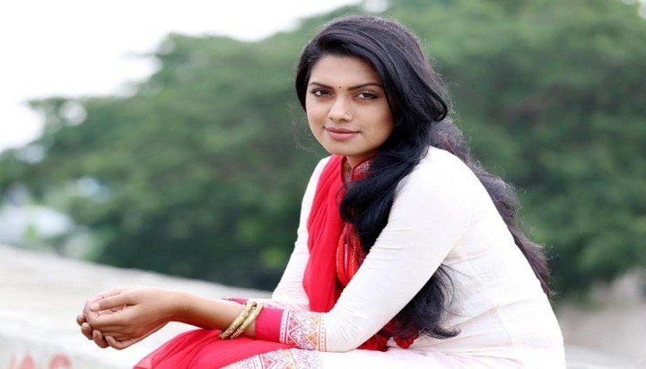 বন্ড সই করার সময় হাতটা কেঁপে ওঠে: তিশা