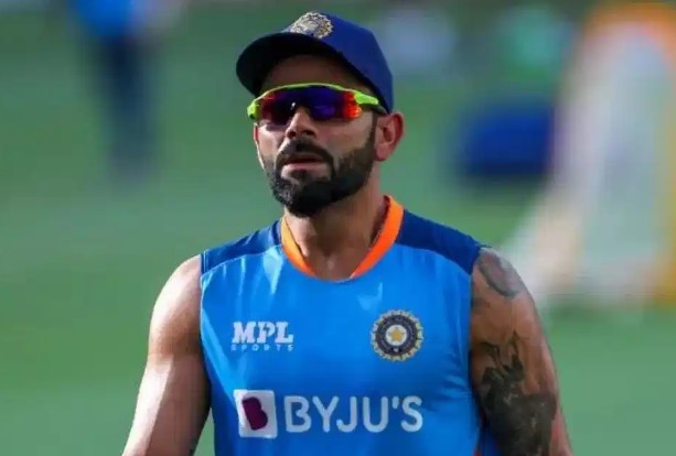 মাঠে 'অভিনয়' করে রিজওয়ানকে কঠিন বার্তা দিলেন কোহলি