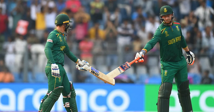 পাহাড় সমান রানের নিচে টাইগাররা, দেখে নিন ৫০ ওভার শেষে দেখে নিন স্কোর