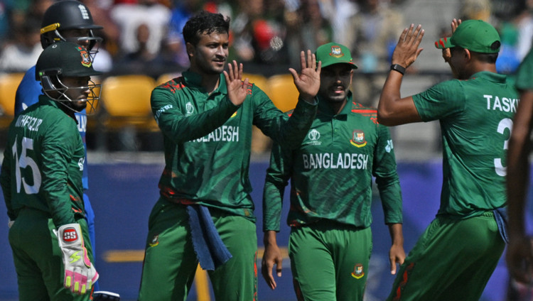 ডুবে মরার পথে এখন বাঘ