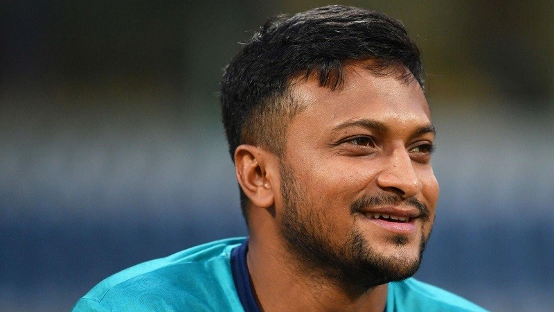 অবশেষে পর্দা উঠলো সাকিবের হঠাৎ দেশে আসার 