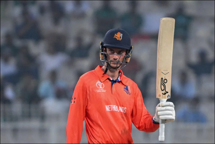 দুই জীবন পেয়ে ডাচ অধিনায়কের ফিফটি চাপে বাংলাদেশ, দেখে নিন সর্বশেষ স্কোর