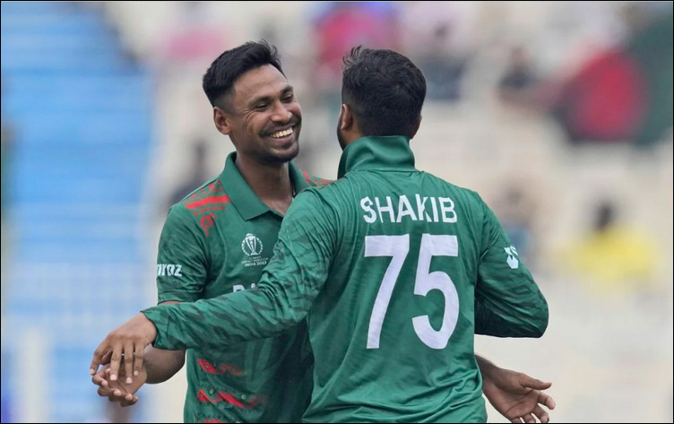 ‘বাঘে’র সামনে লেজ নাড়ল ডাচরা