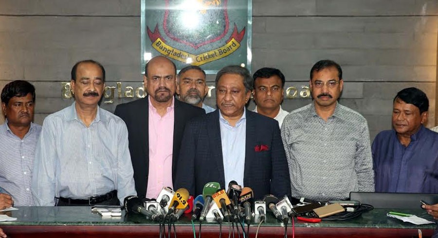 শাক দিয়ে মাছ ঢাকলেও অন্তত এই কাজটি করা উচিত বিসিবির