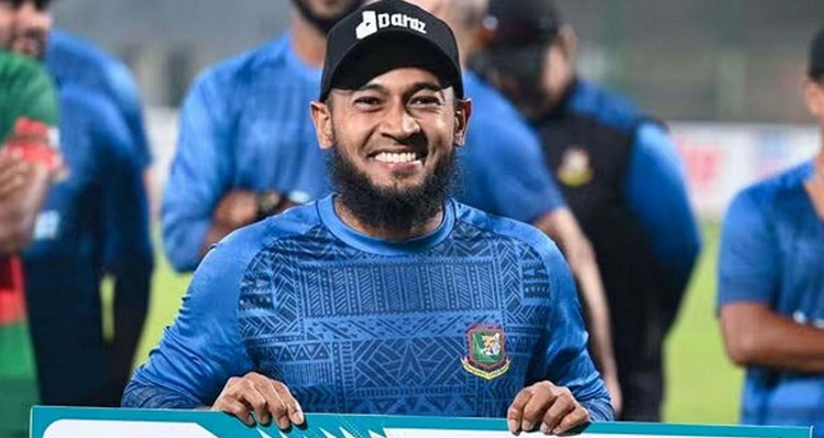 এক ভেন্যুতে ইতিহাসের প্রথম ক্রিকেটার হিসেবে যে রেকর্ডের সামনে মুশি