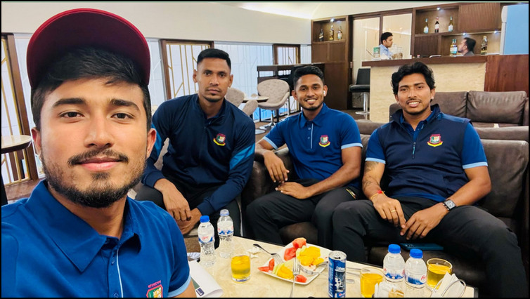 যে একাদশ নিয়ে দেশ ছাড়ল বাংলাদেশ