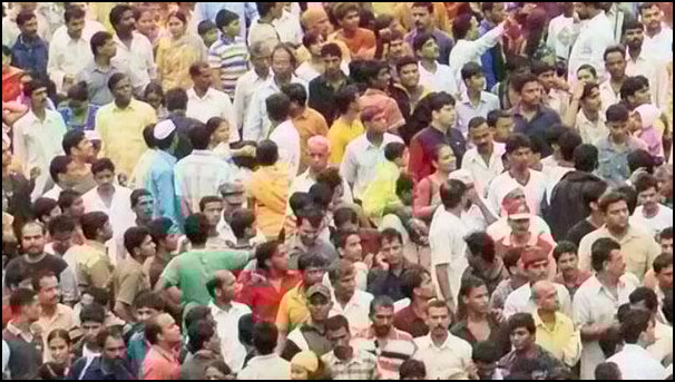 যে তিন বিভাগে মহিলার তুলনায় পুরুষ অর্ধেক