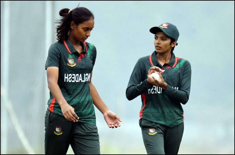 ব্যাটে বলে দাপট দেখিয়ে পাকিস্তানকে হারিয়ে টানা দ্বিতীয় জয় বাংলাদেশের