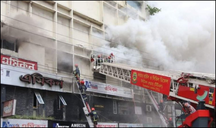 এবার বনানীর নির্মাণাধীন ভবনে ভয়াবহ আগুন