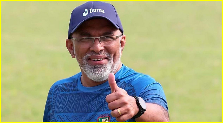 আবারও বেতন বাড়ছে কোচের