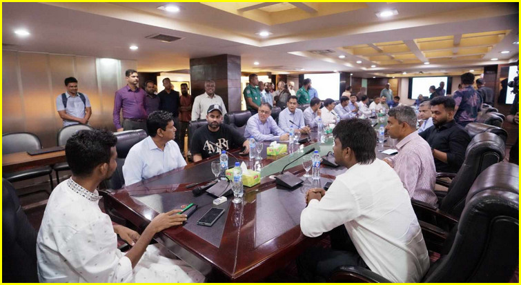 তামিম কে নিয়ে বিসিবি পরিদর্শন শেষে মুখ খুললেন ক্রীড়া উপদেষ্টা আসিফ মাহামুদ