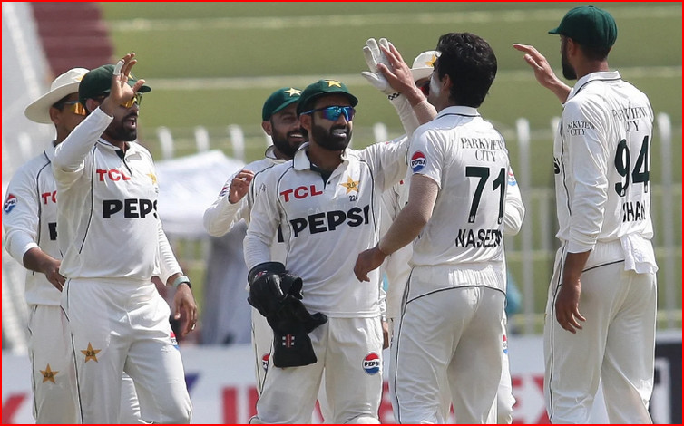 বাংলাদেশের বিপক্ষে ১০ উইকেটে লজ্জার হারের পর দ্বিতীয় টেস্টে প্রযুক্তির সয়াহতা নিয়ে চমক রেখে শাক্তিশাল দল ঘোষণা করলো পাকিস্তান