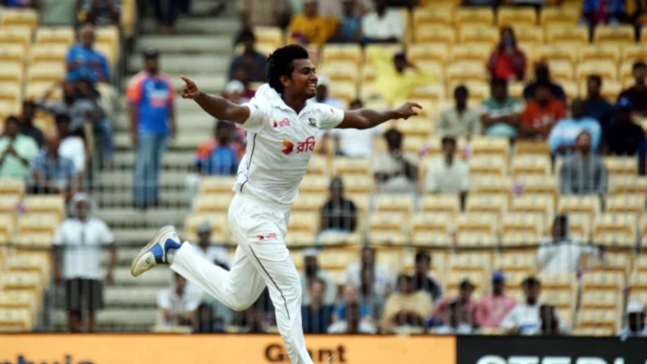 রোহিত-কোহলিকে আউট করায় হাসান মাহমুদকে নিয়ে ফেসবুকে তোলপাড়, ক্ষোভে গা'লা'গা'লি দিচ্ছে ভারতীরা