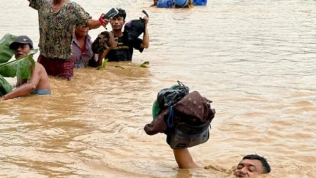 ভয়াবহ বন্যায় ও ভূমিধসে ৪০০ মানুষের প্রাণহীন
