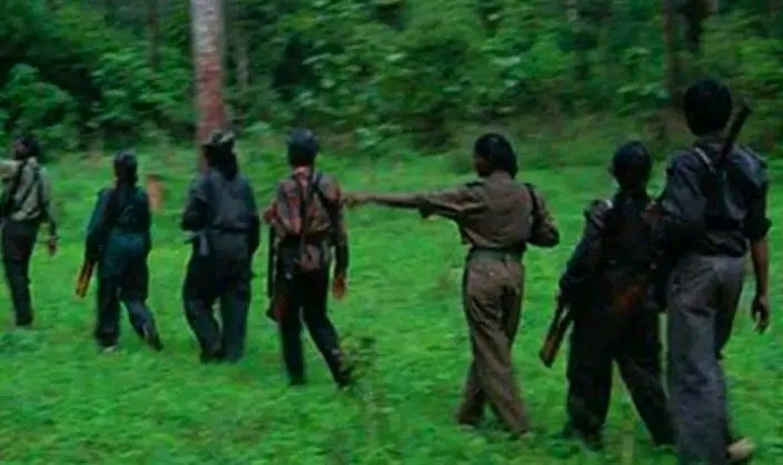 নারায়ণপুর-দান্তেওয়াড়া সীমান্তে ব্যা*প'ক গো'লা*গু'লি, ৩৬ জনের প্রাণহানি