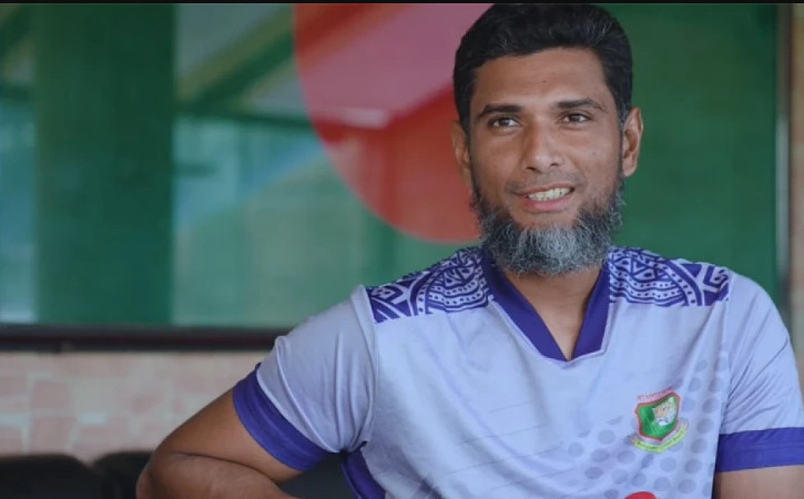 নিজের জায়গায় যে ক্রিকেটারকে দেখতে চান মাহমুদউল্লাহ