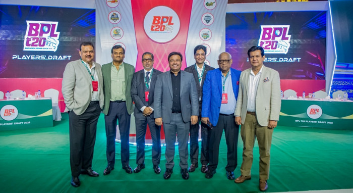 প্রথমবারের মতো বিপিএলের সাথে যুক্ত হচ্ছে মাসকাট, ছোঁয়া লাগছে জুলাই অভ্যুত্থানের গ্রাফিটি