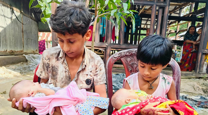 মা ক'ব'রে, বাবা জেলে! যমজসহ ৩ বোনকে নিয়ে দিশেহারা শিশু সাজ্জাদ