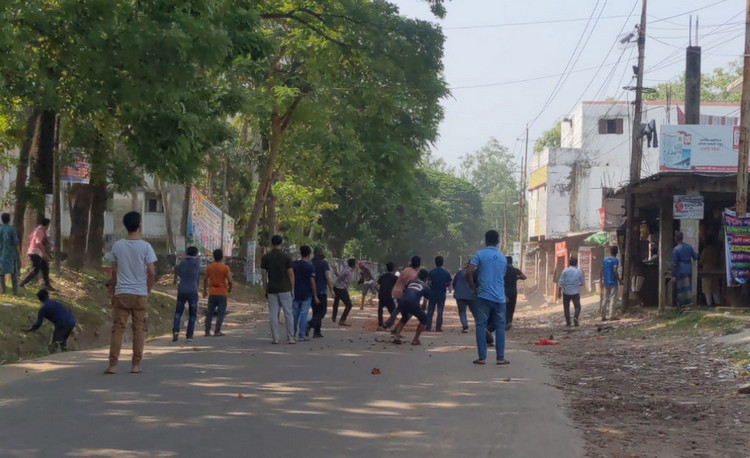 দিনভর দফায় দফায় সং'ঘ'র্ষ, গু'লি'বি'দ্ধ ৫