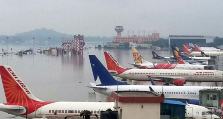 ভয়াবহ ঝড়, বিমানবন্দর বন্ধ ঘোষণা