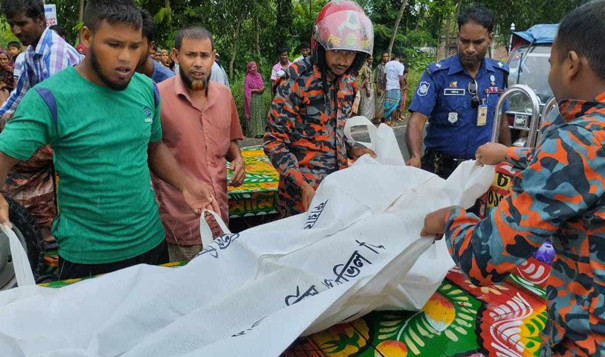 মর্মান্তিক সড়ক দুর্ঘটনায় ১৬ জনের প্রাণহানি